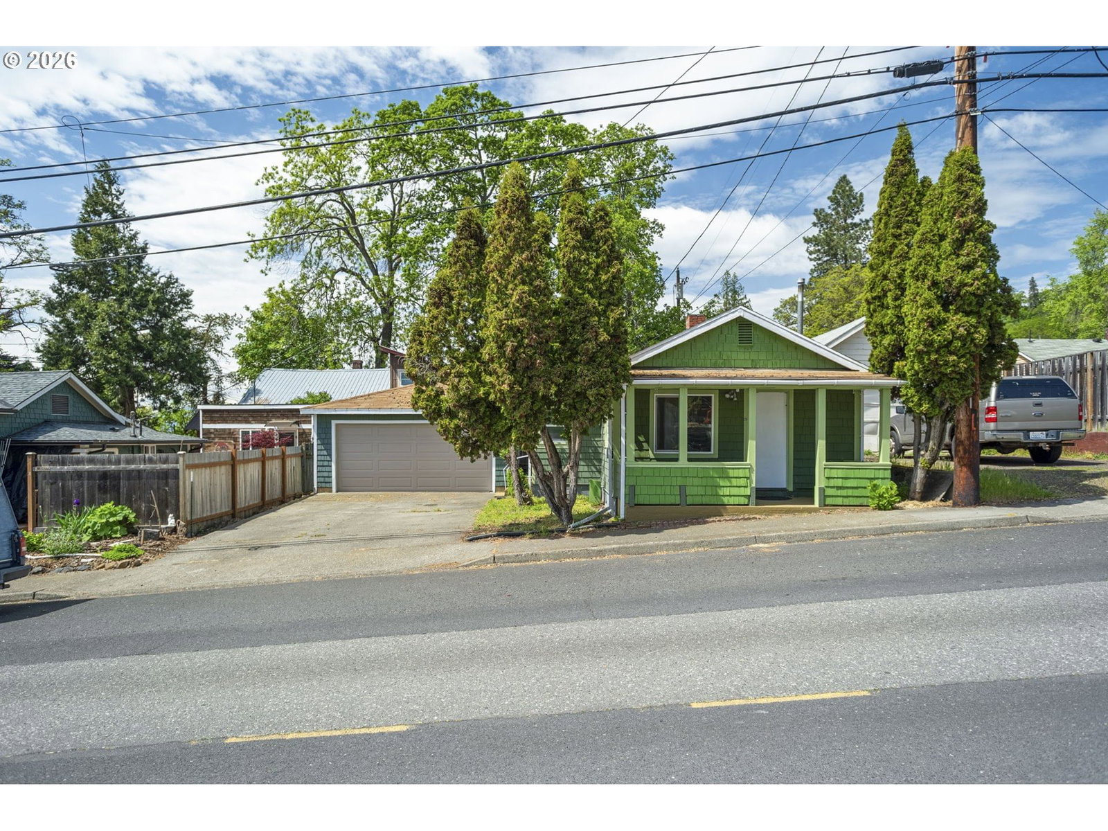 Listing photo 1 of 6