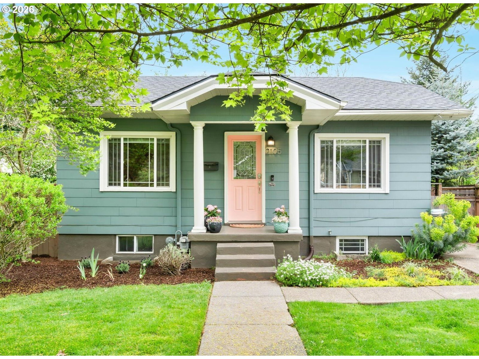 Primary listing photo, 2105 N WINCHELL ST, Portland, OR, 97217