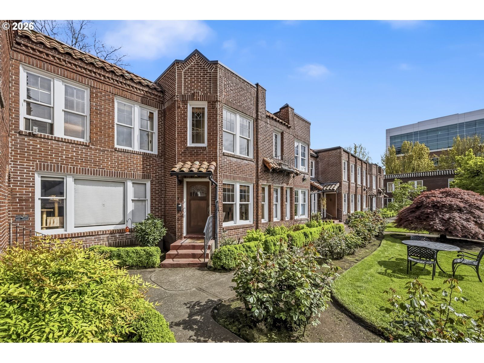 Primary listing photo, 4353 NE HALSEY ST #4, Portland, OR, 97213