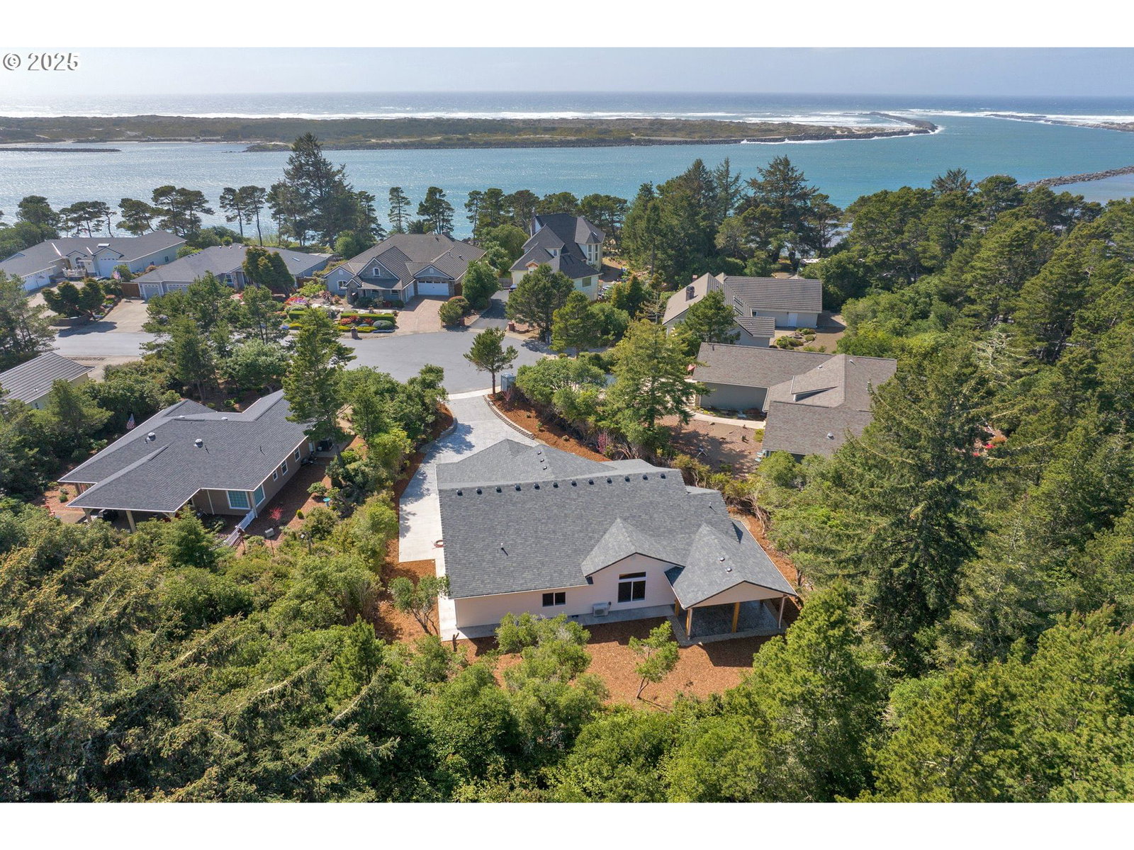 Primary listing photo, 133 SHORELINE DR, Florence, OR, 97439