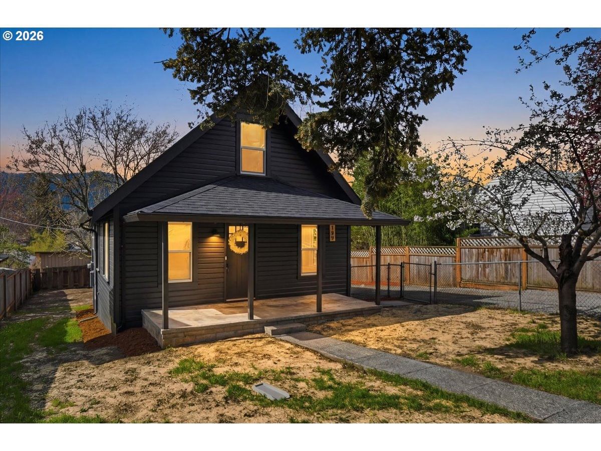 Primary listing photo, 109 W JEFFERSON ST, Bingen, WA, 98605