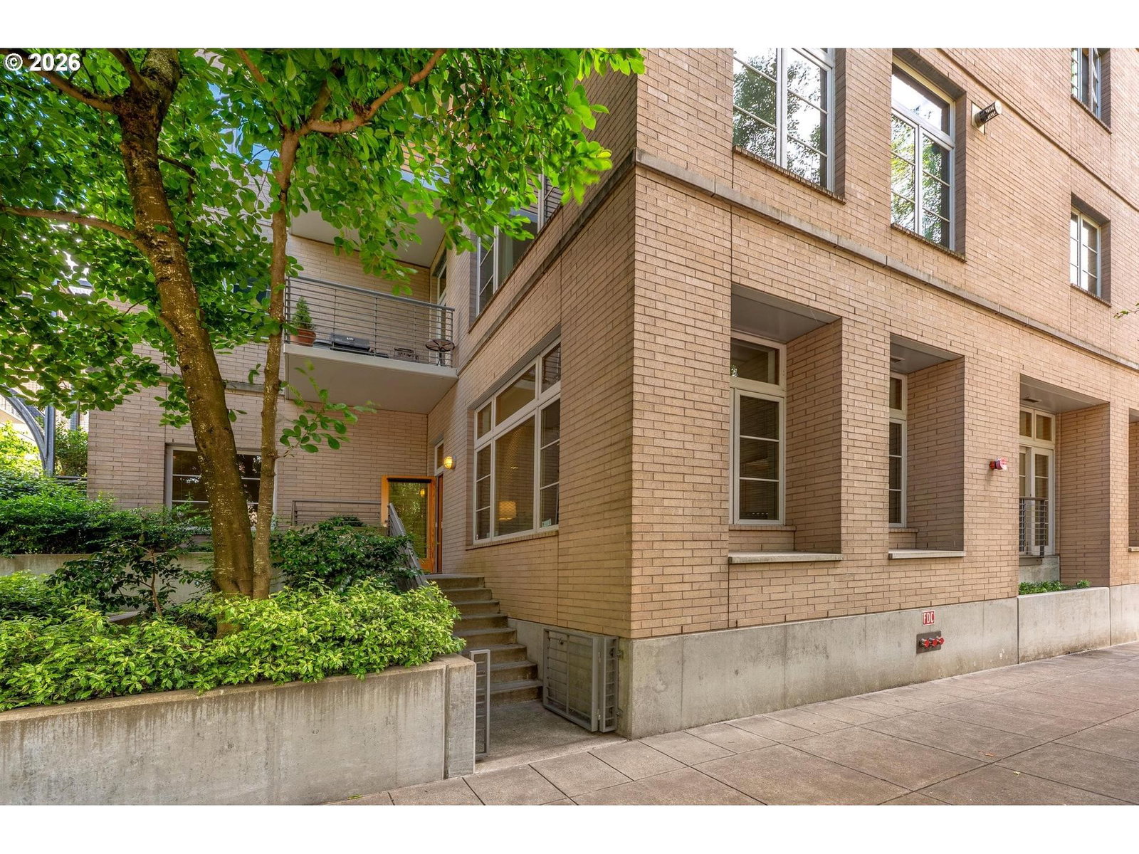 1120 NW Northrup ST #102