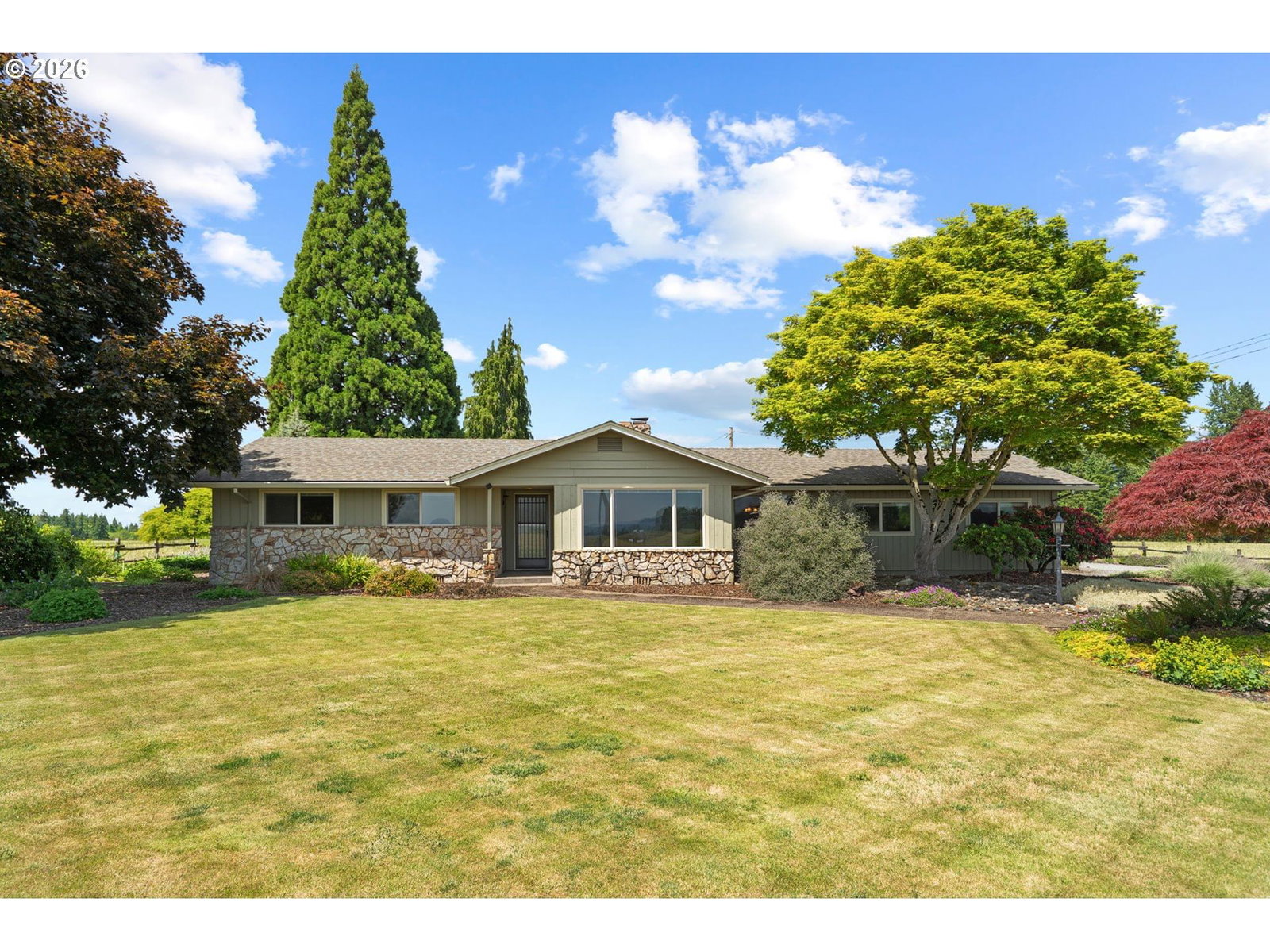 Listing photo 1 of 6