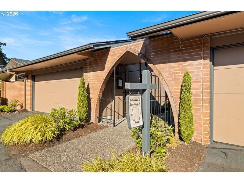 6 CONDOLEA DR