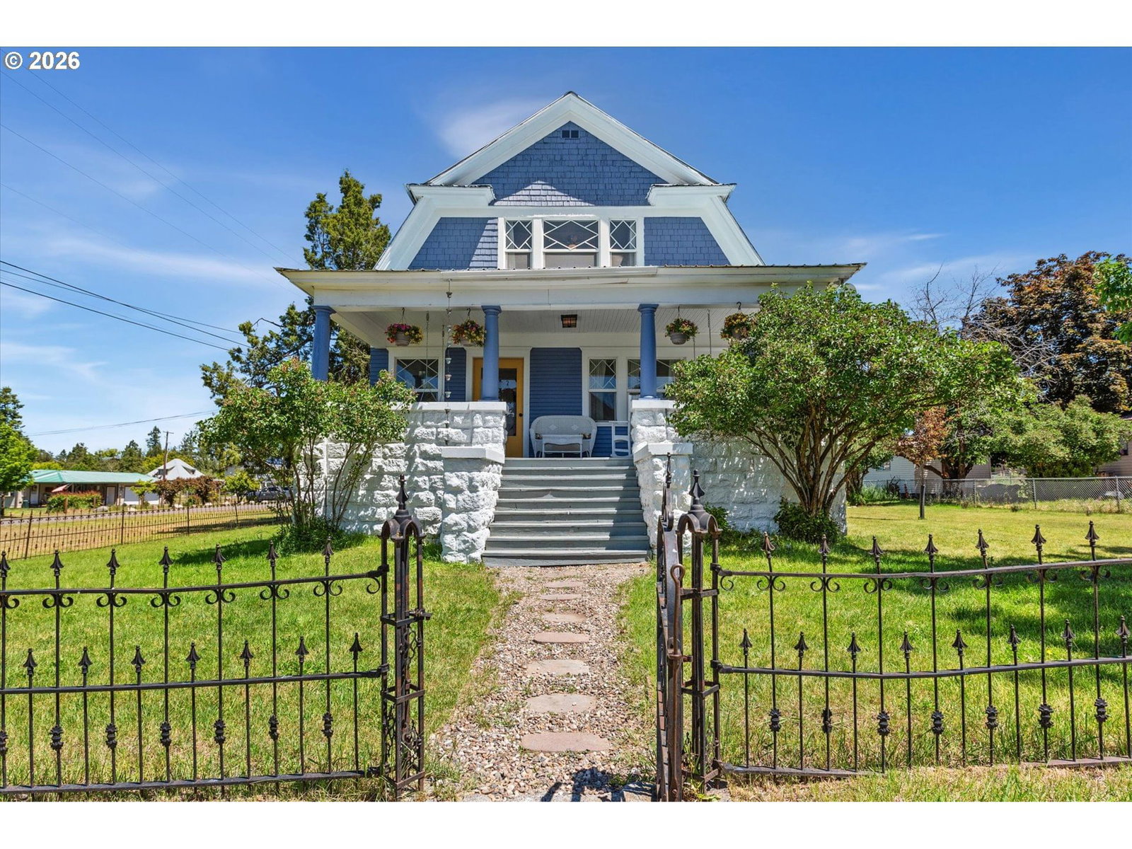 Listing photo 1 of 6