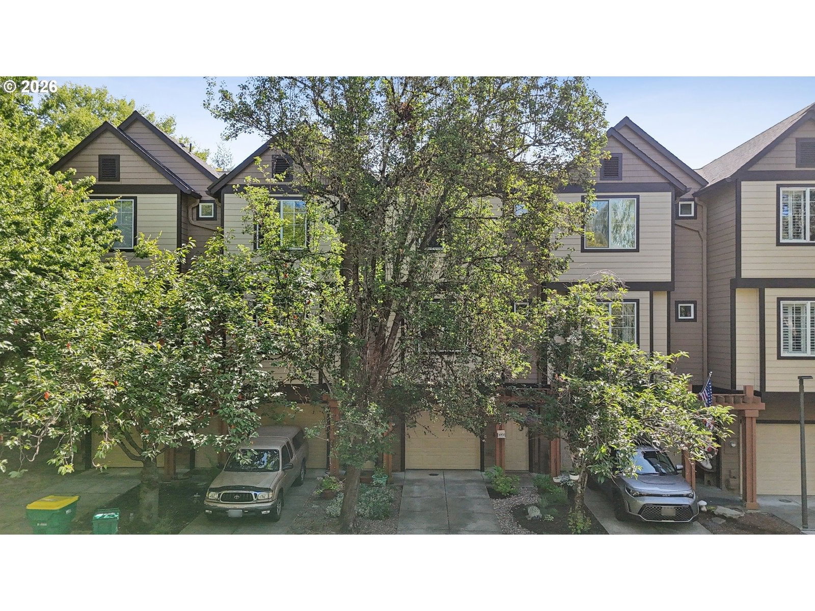 668 SW DILLAN DR