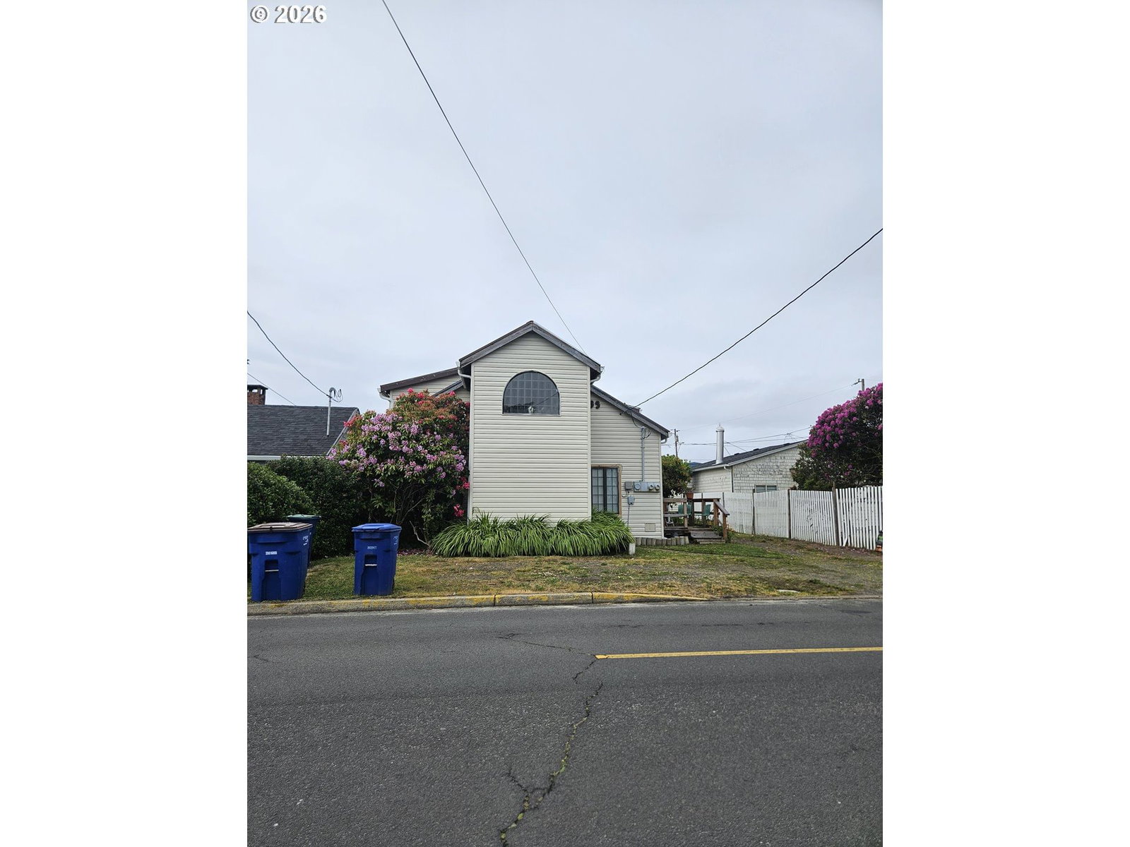 Listing photo 1 of 6