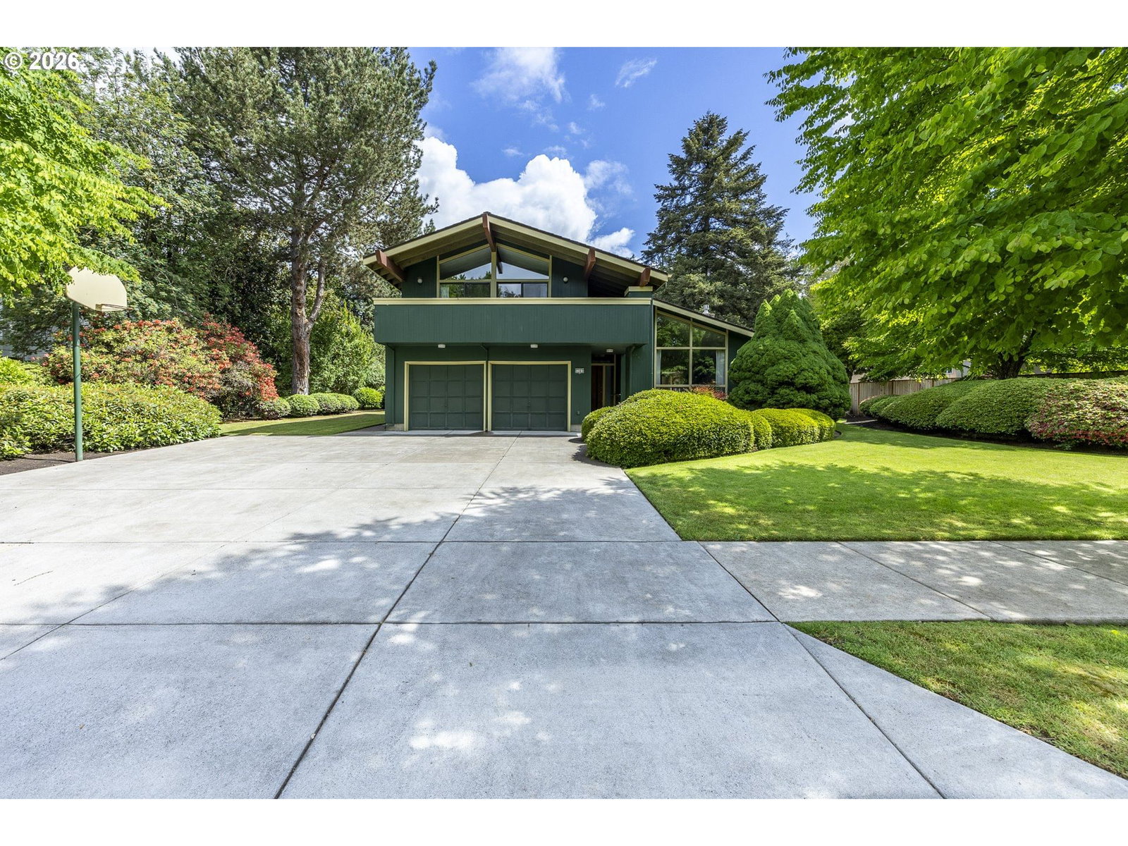 Primary listing photo, 3365 BUCKINGHAM AVE, Eugene, OR, 97401