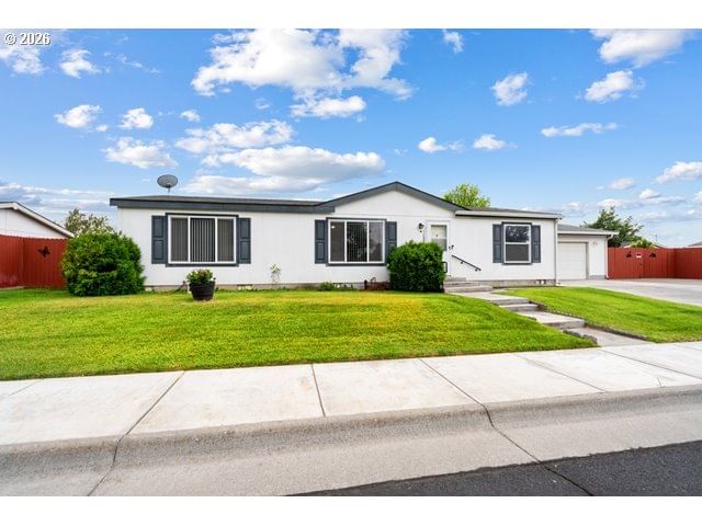 Primary listing photo, 1028 SW Joshua DR, Hermiston, OR, 97838