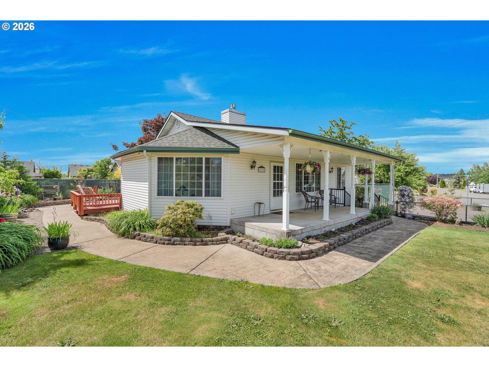 Listing photo 1 of 6