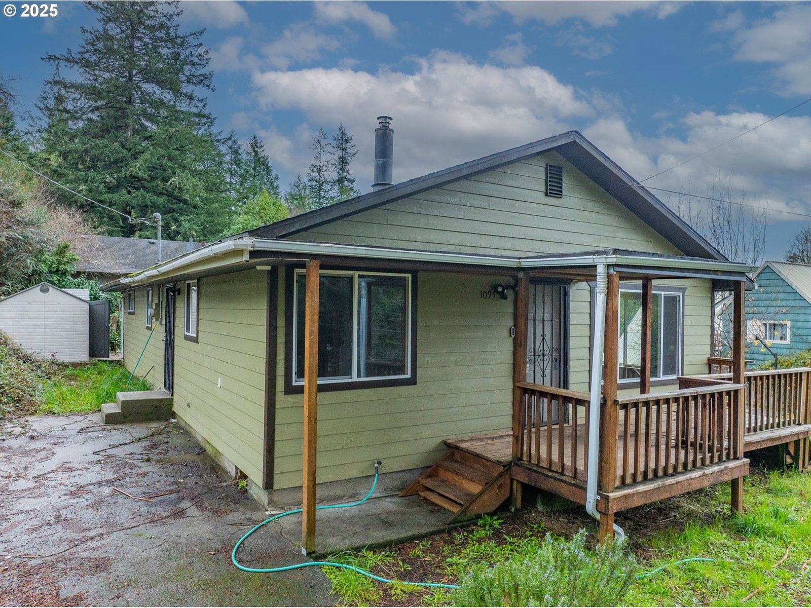 Primary listing photo, 1095 E 2ND ST, Coquille, OR, 97423