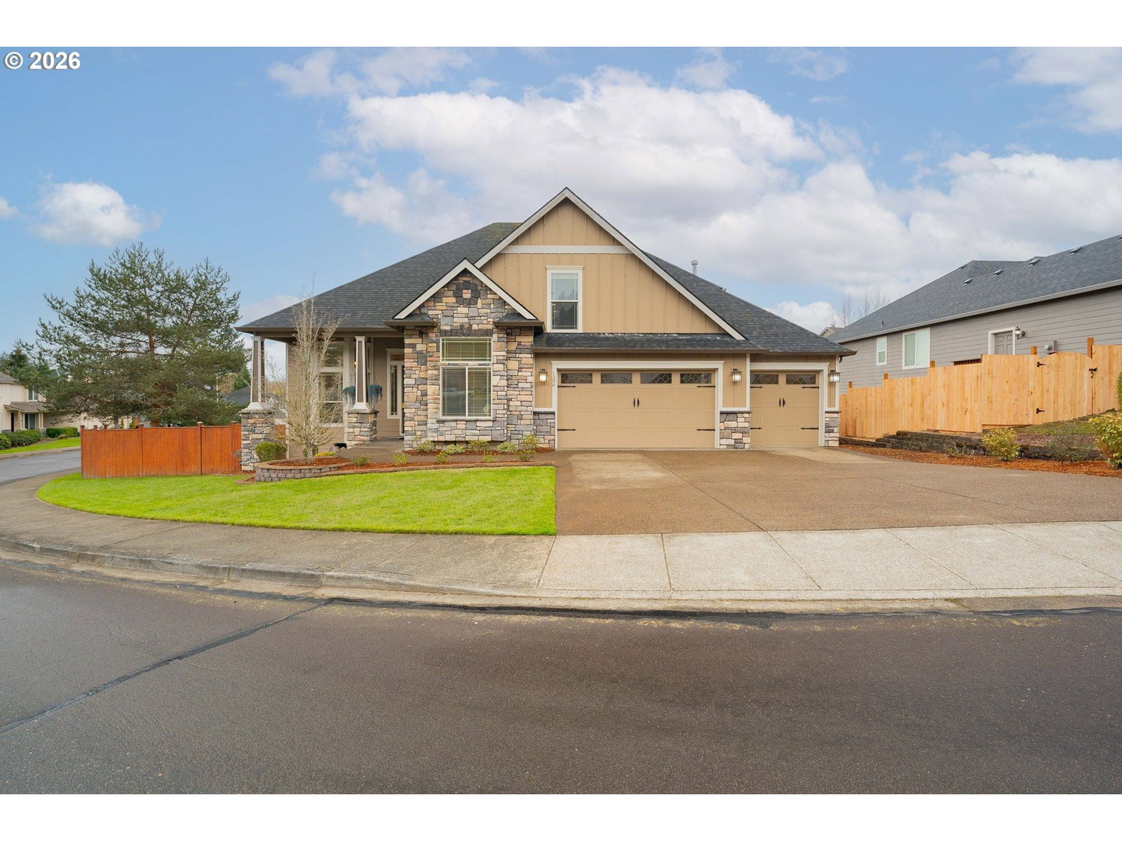 Listing photo 1 of 6