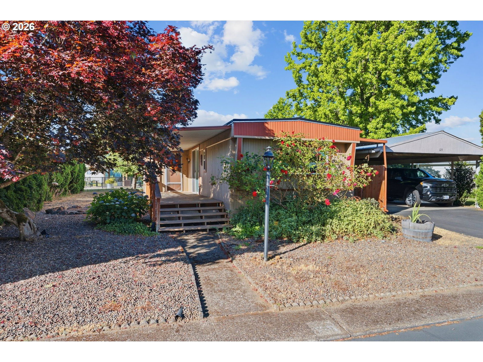 Listing photo 1 of 6