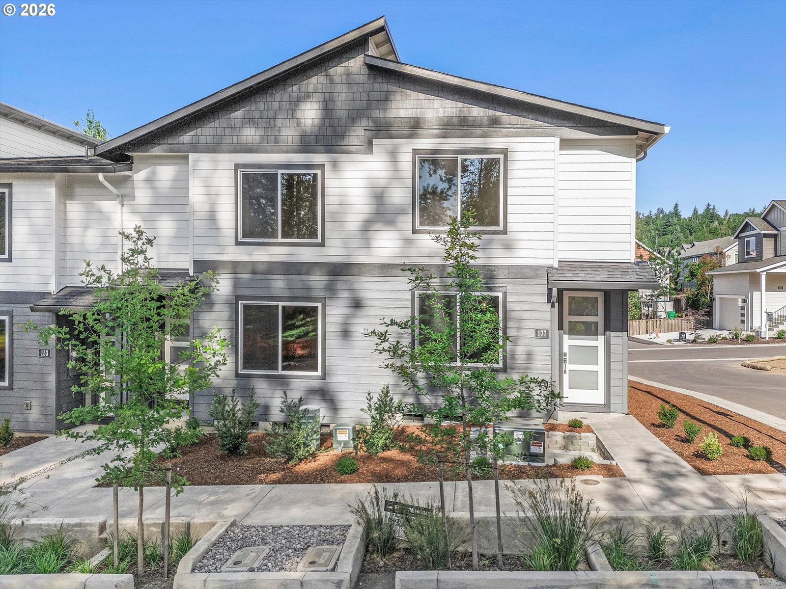 165 NW MAWRCREST AVE