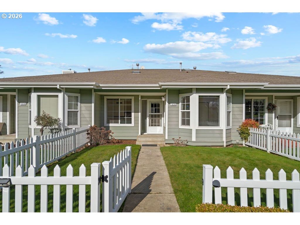 Primary listing photo, 1826 ARMADALE AVE, Hood River, OR, 97031