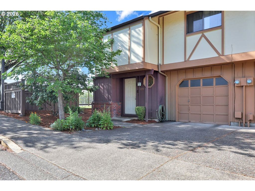 Primary listing photo, 1253 CITY VIEW ST, Eugene, OR, 97402