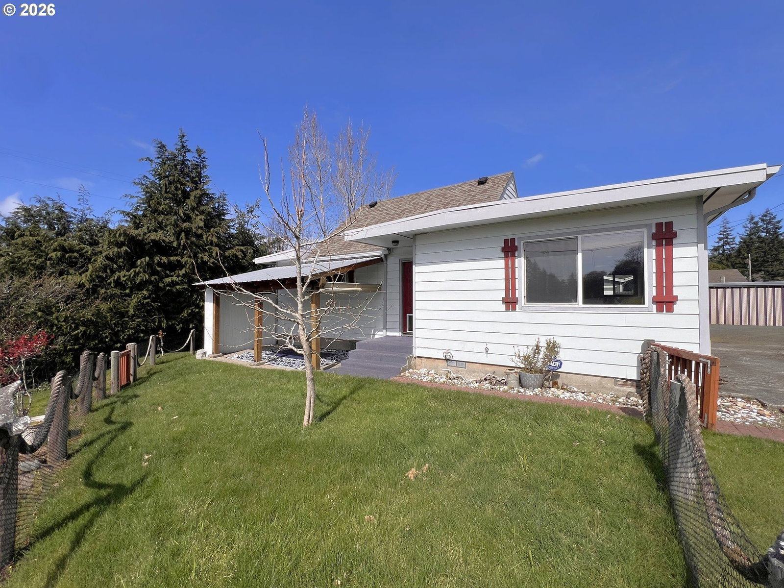 Primary listing photo, 1092 LEWIS ST, North Bend, OR, 97459