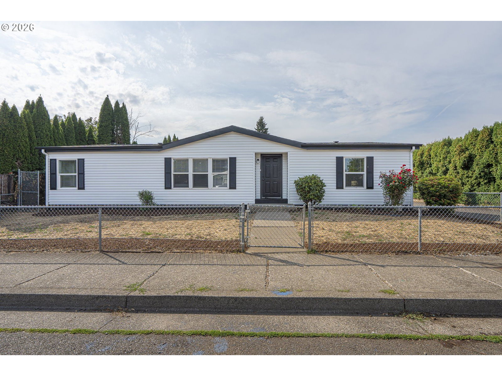 Listing photo 1 of 6