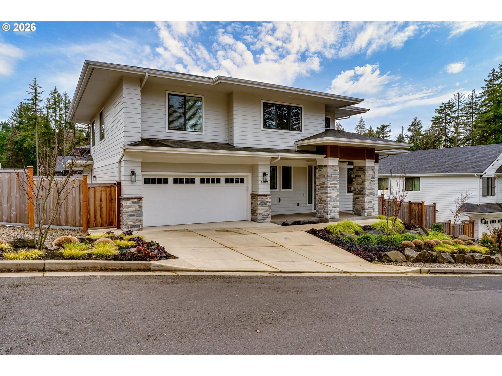 Primary listing photo, 2082 GOLFVIEW CT, Eugene, OR, 97403