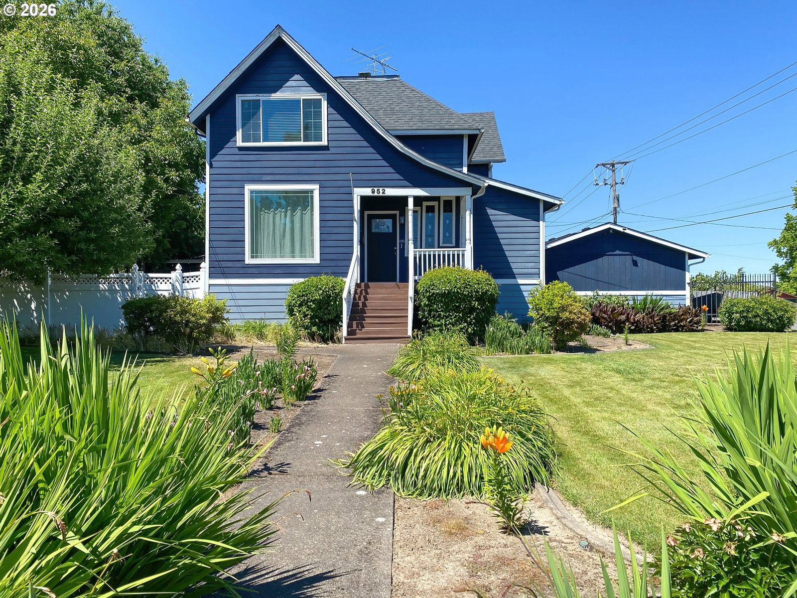 Listing photo 1 of 6