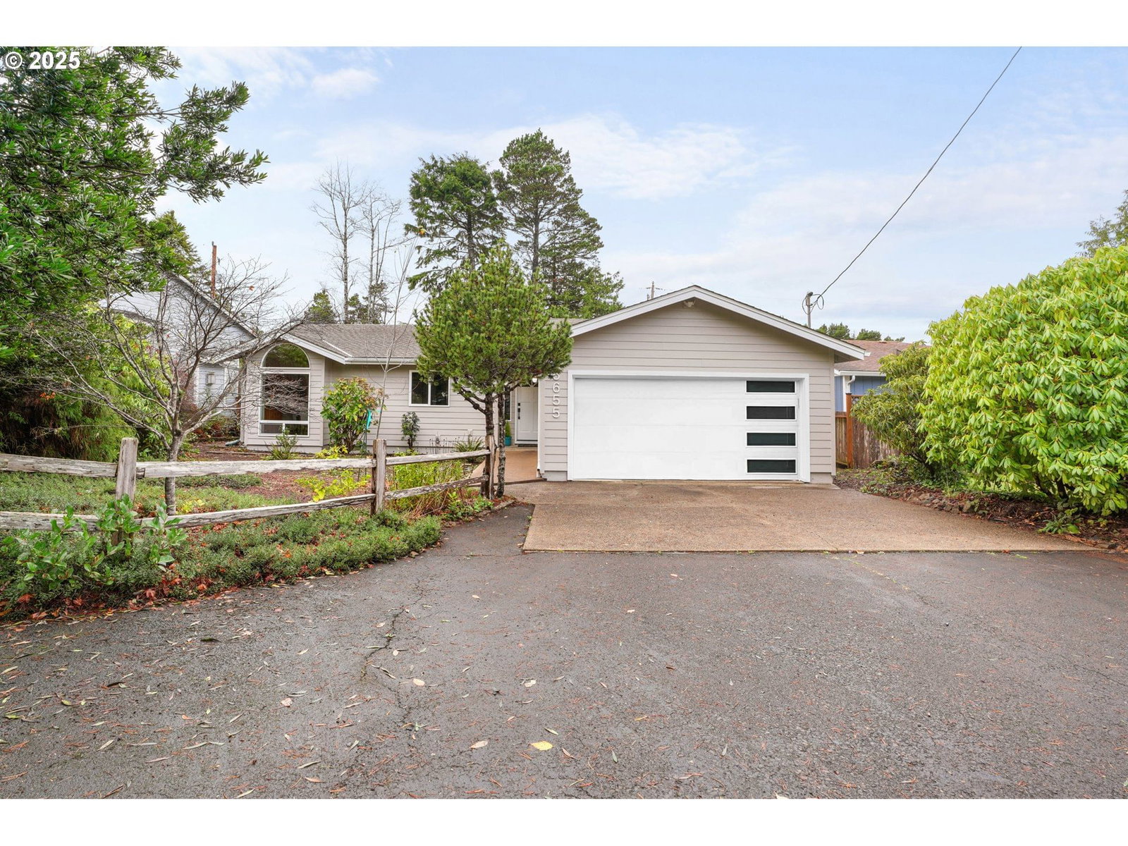 Primary listing photo, 5655 PALISADES DR, Lincoln City, OR, 97367