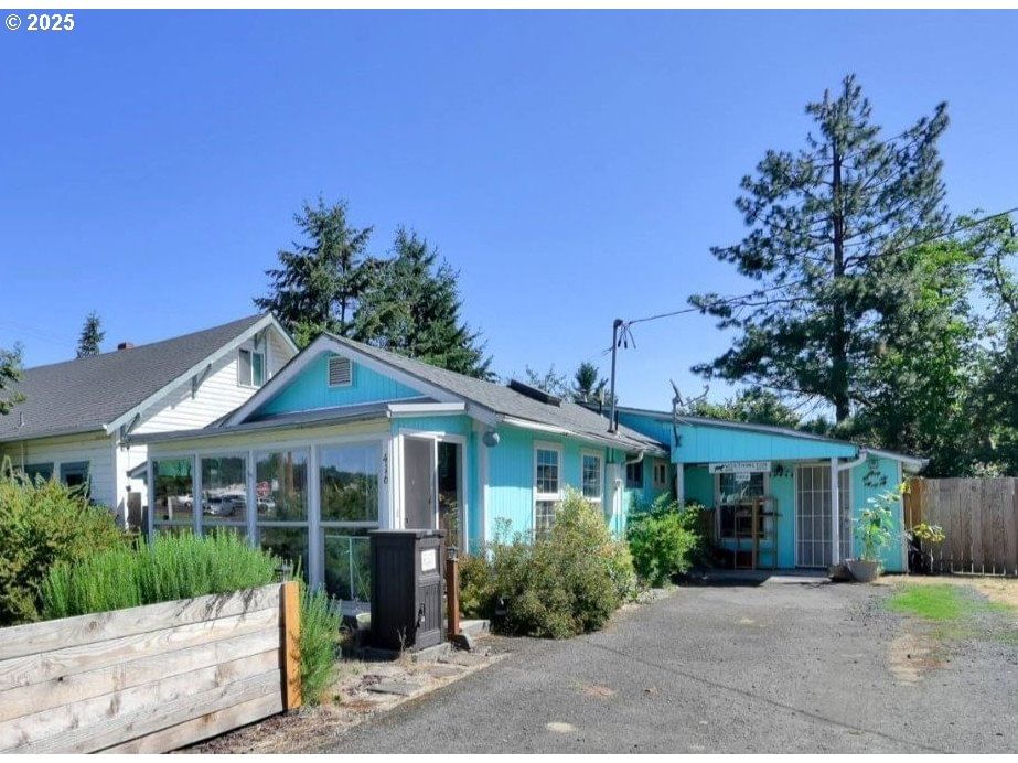 Primary listing photo, 416 S 10TH ST, Cottage Grove, OR, 97424