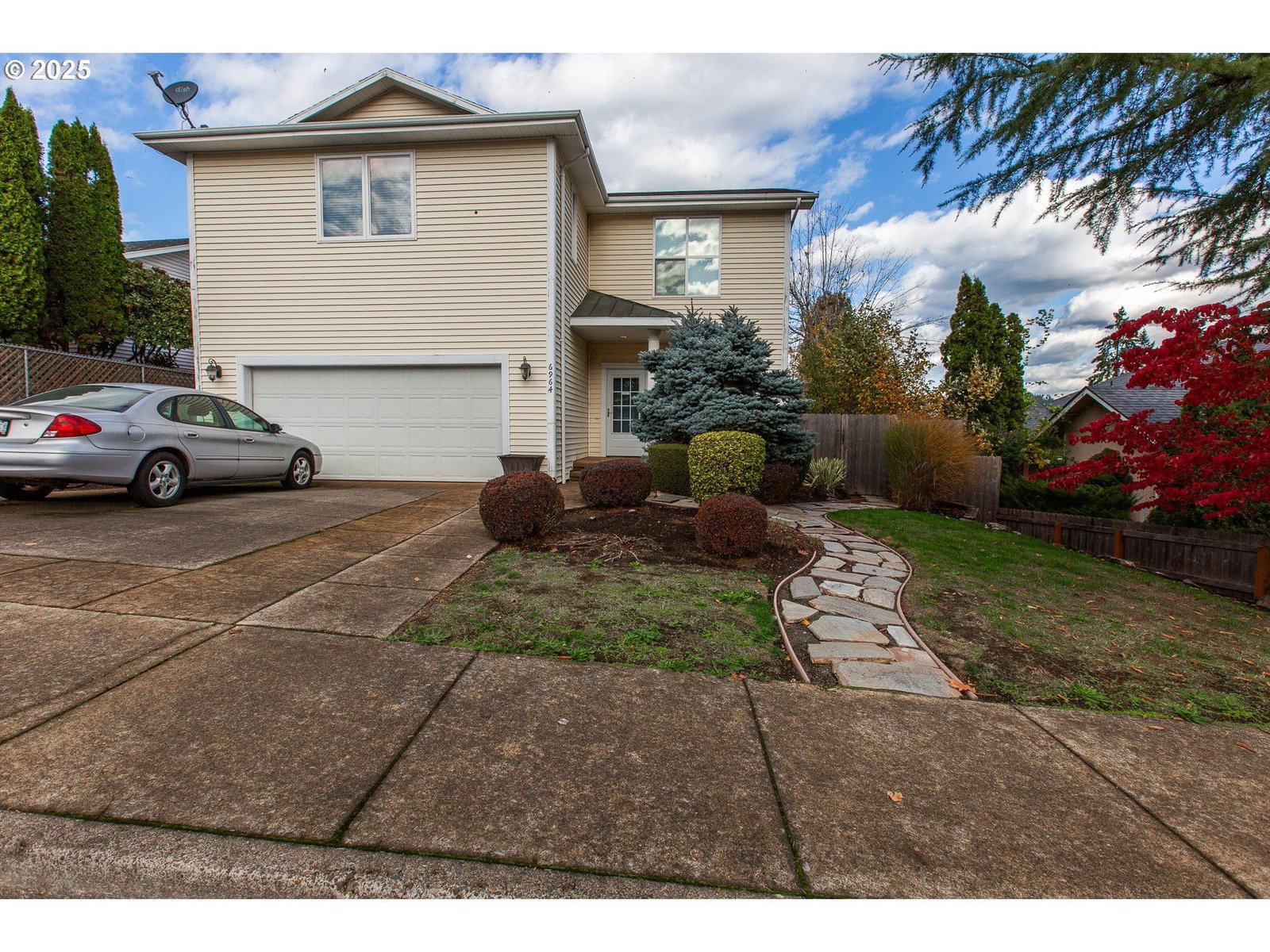 Primary listing photo, 6964 BLUEBELLE WAY, Springfield, OR, 97478