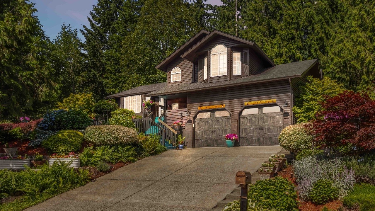 209 W BEACON HILL DR