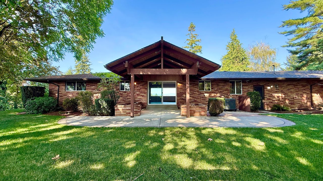 3104 E MCLOUGHLIN BLVD
