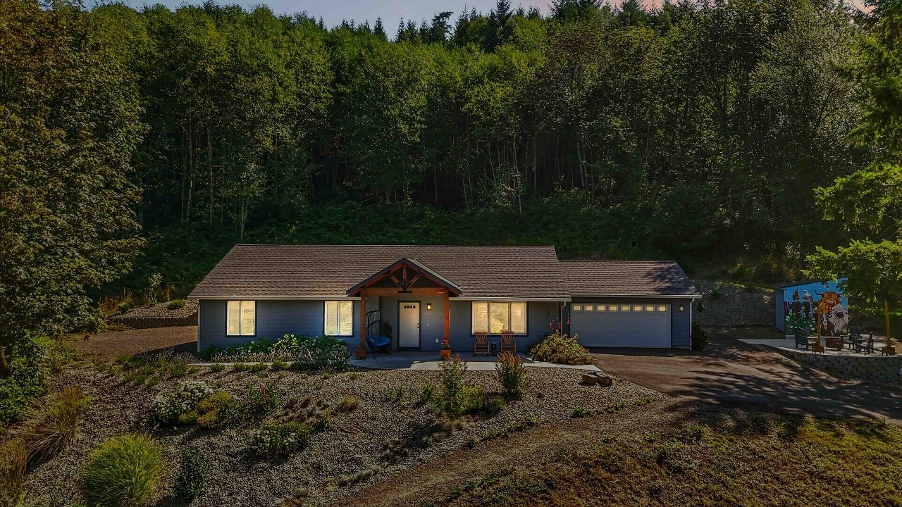 210 ECHO LN