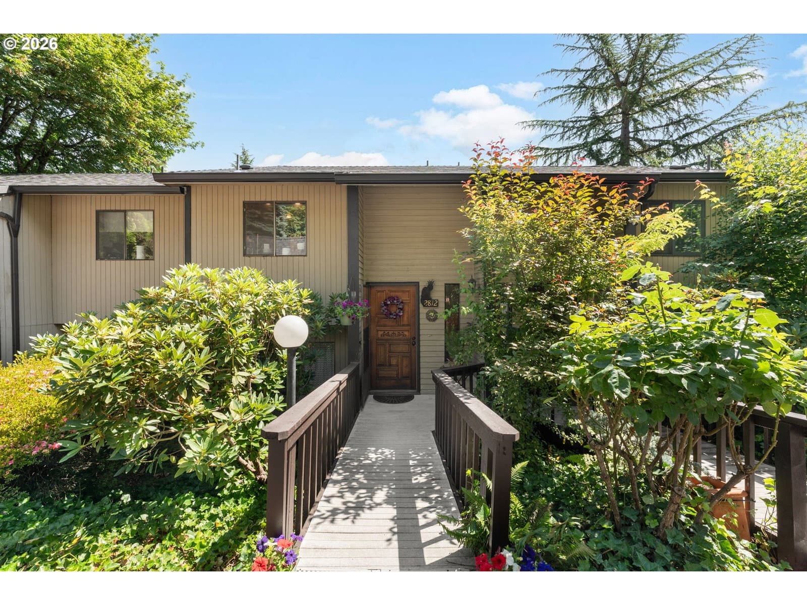2812 TREE TOP LN