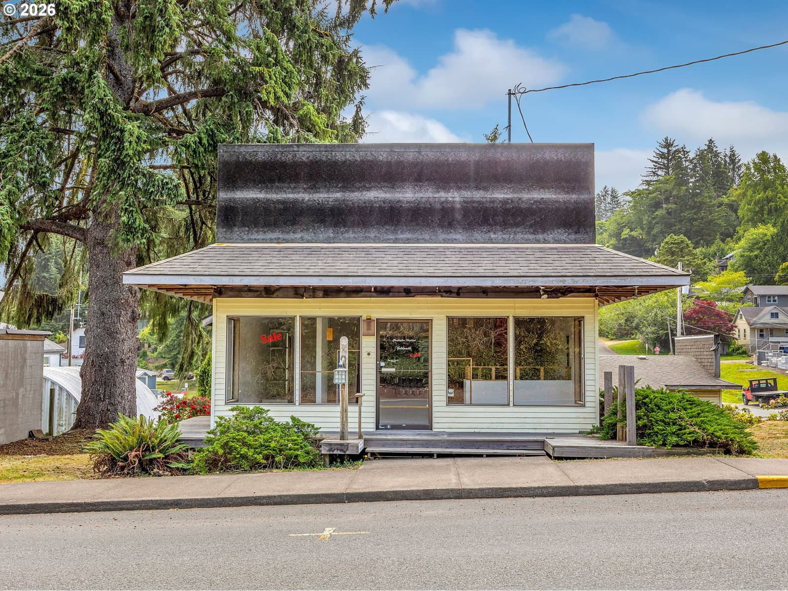Listing photo 1 of 6