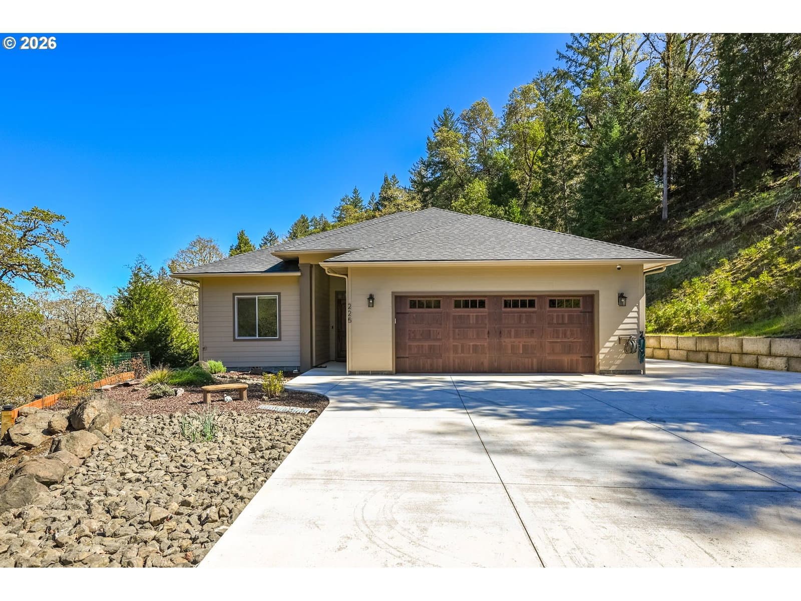 Primary listing photo, 225 SUMMIT RIDGE LN, Roseburg, OR, 97471