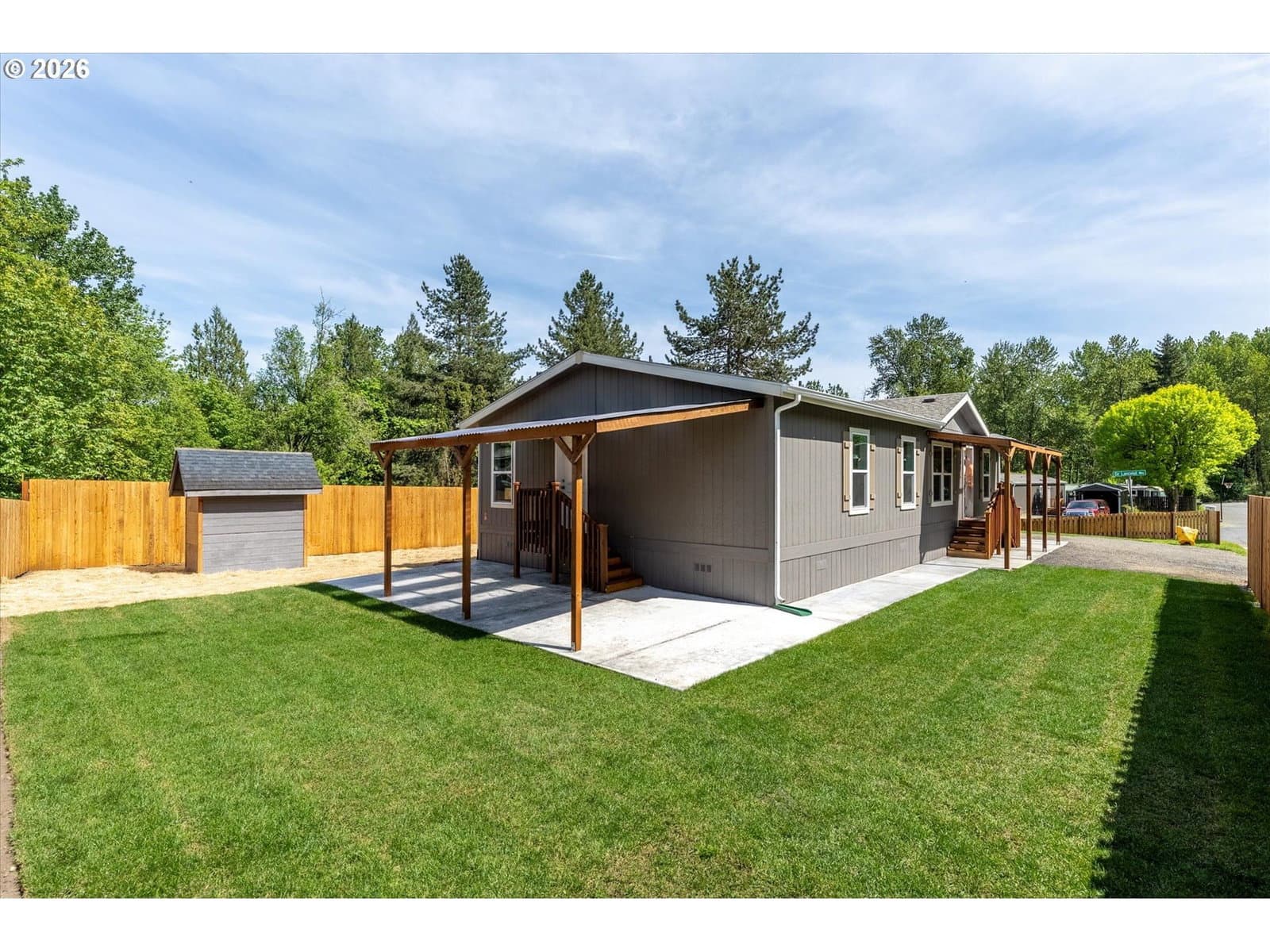 Listing photo 1 of 6
