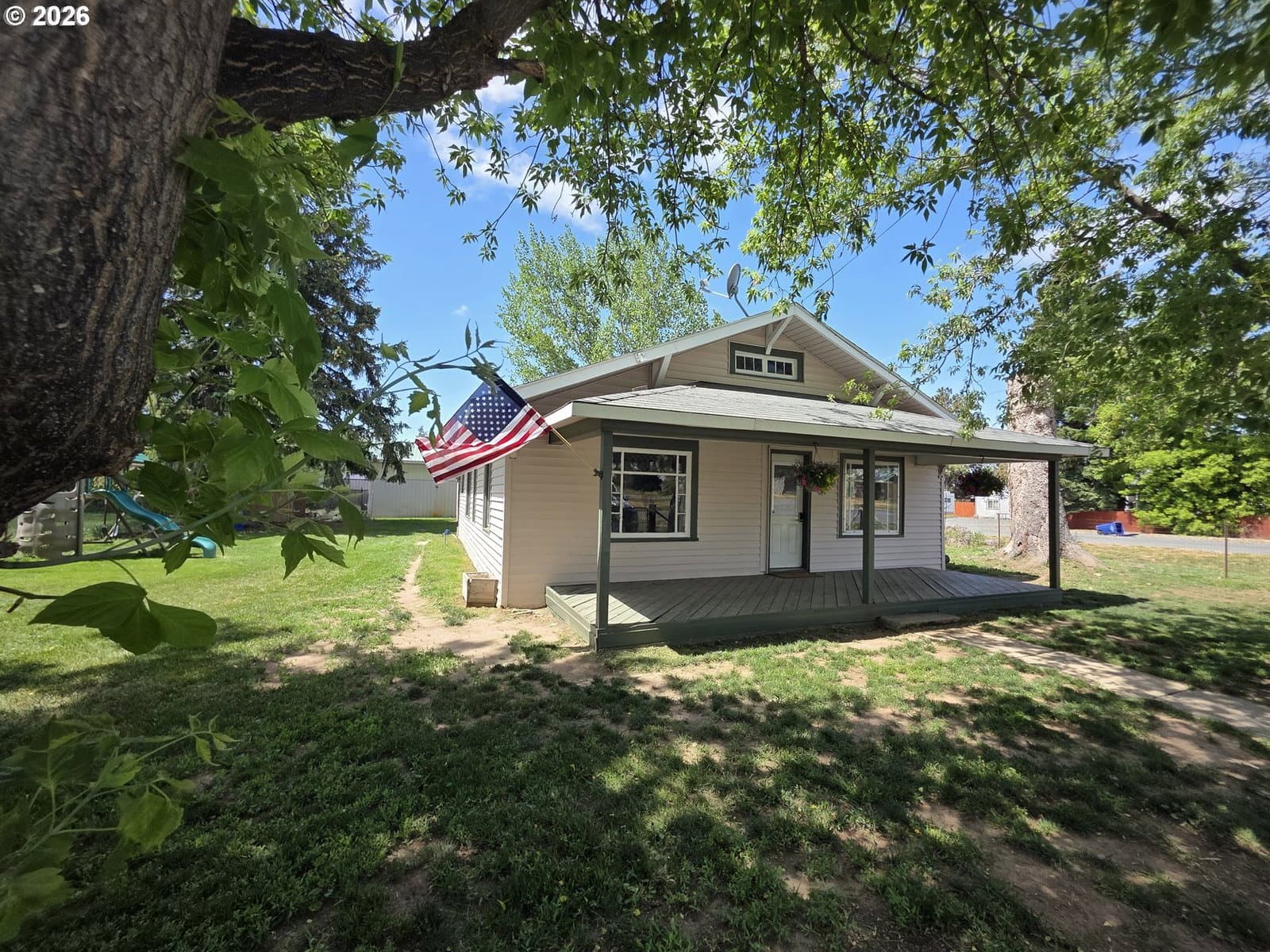 Listing photo 1 of 6