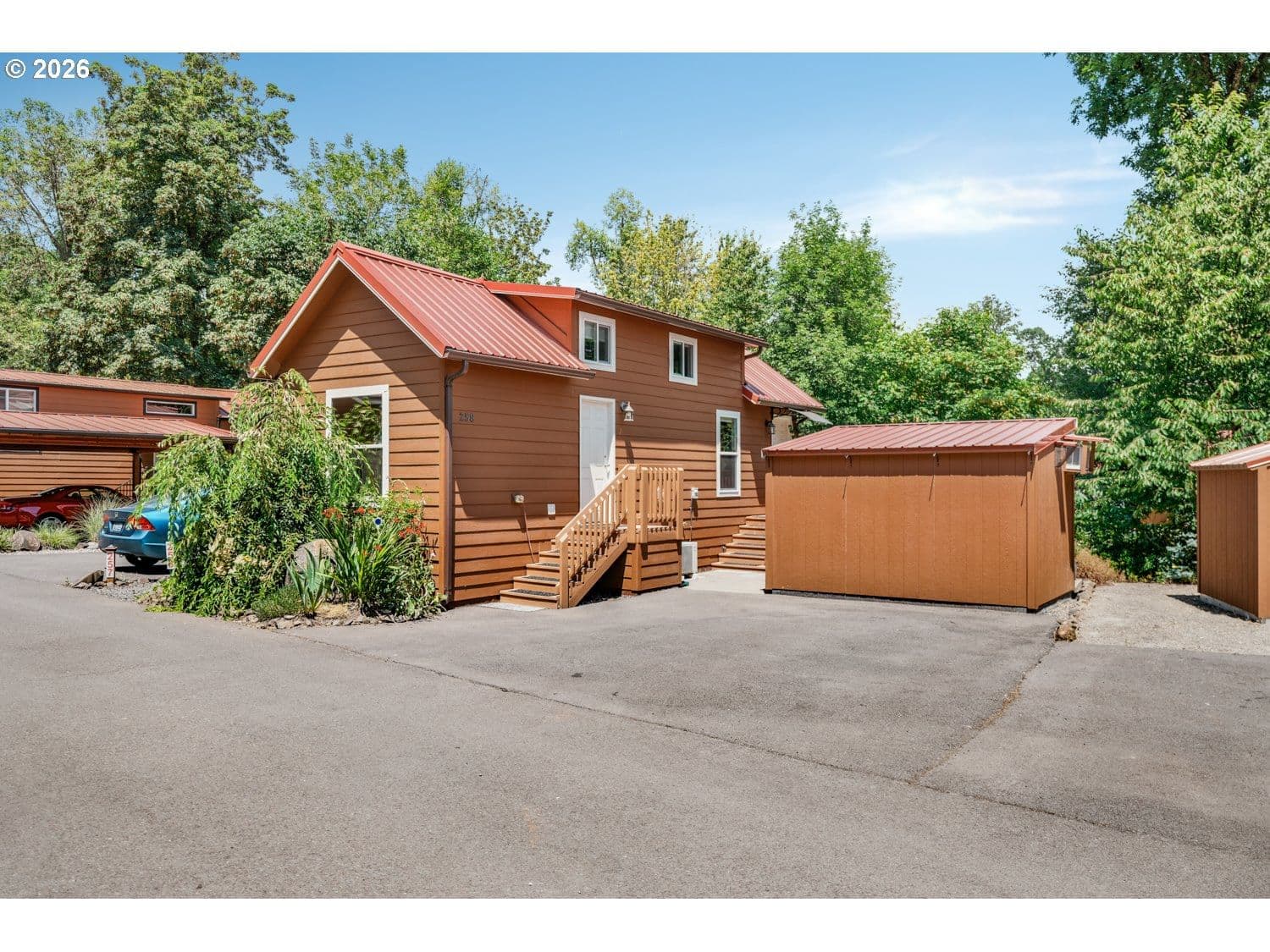 Listing photo 1 of 6