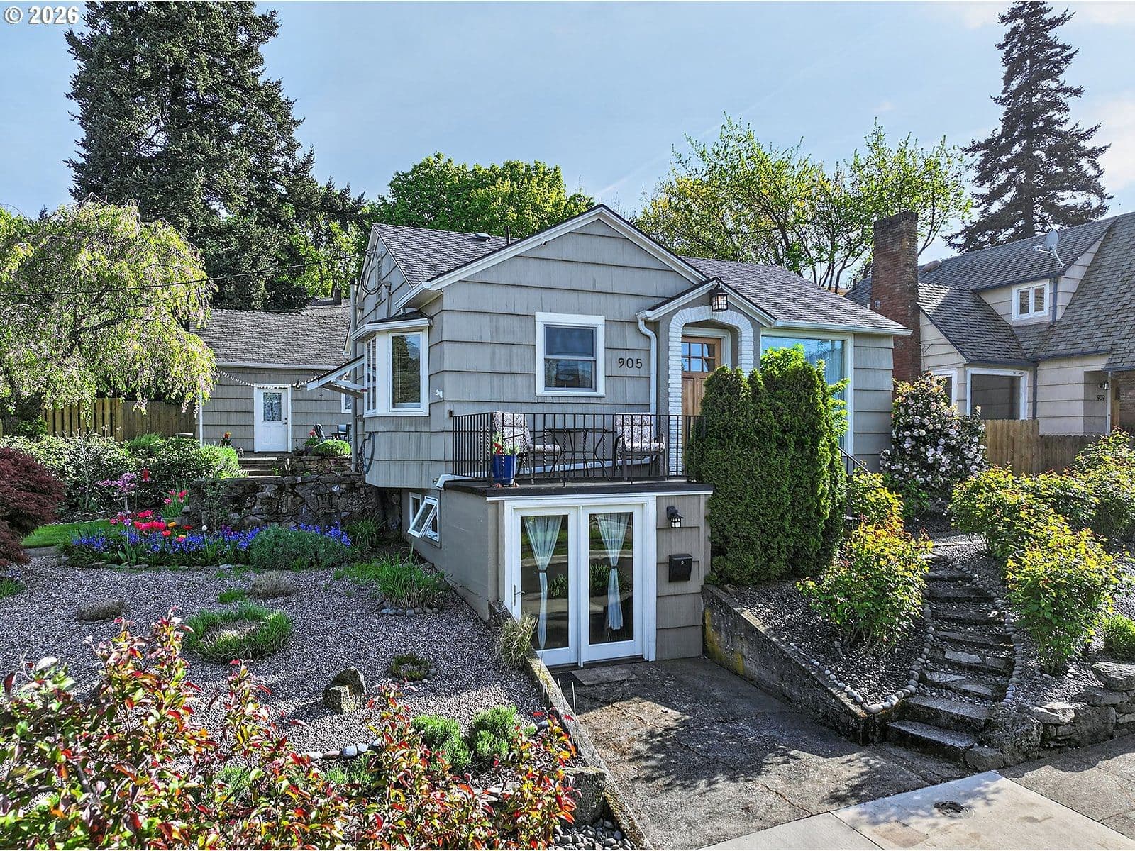 Primary listing photo, 905 COLUMBIA ST, Hood River, OR, 97031