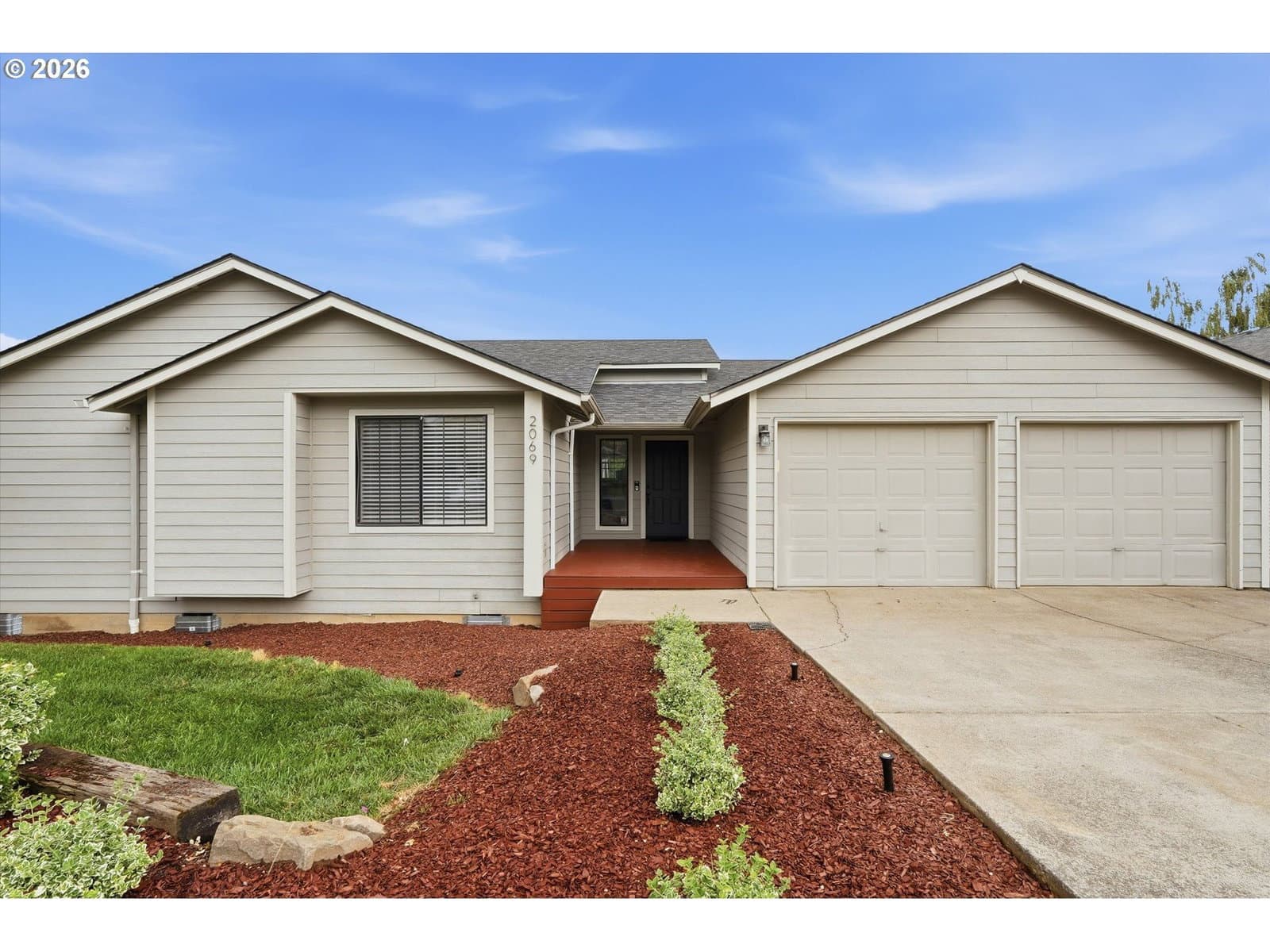 Listing photo 1 of 6