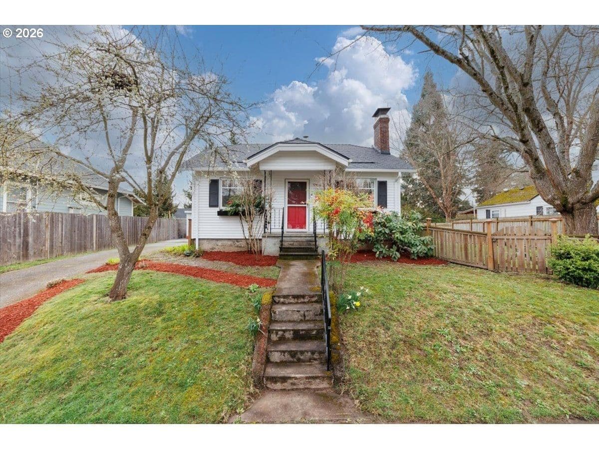 Primary listing photo, 9324 N BURR AVE, Portland, OR, 97203