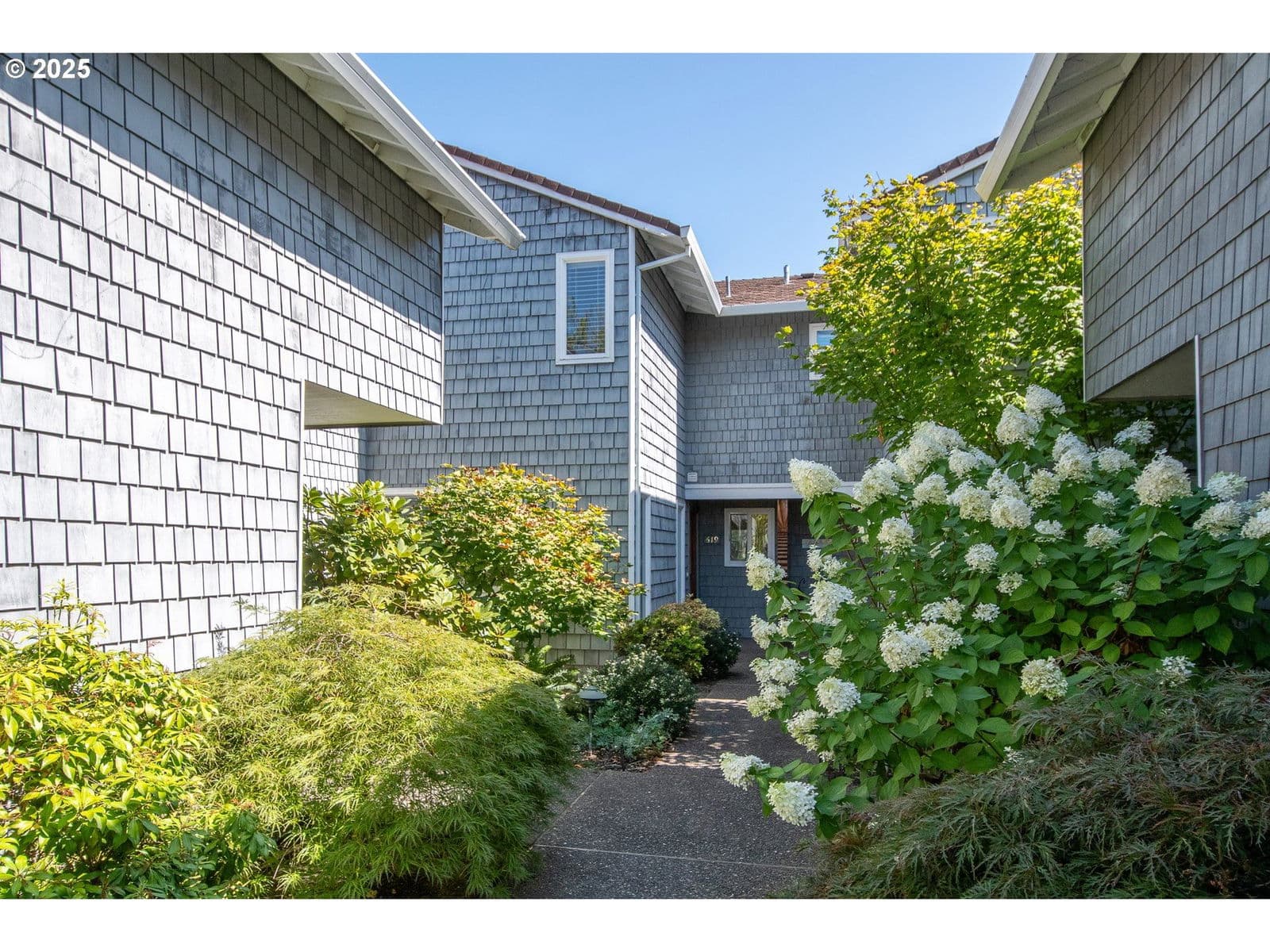 Primary listing photo, 615 N TOMAHAWK ISLAND DR, Portland, OR, 97217