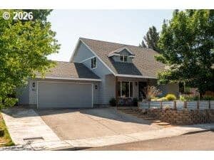 Primary listing photo, 804 NE PROVIDENCE DR, Bend, OR, 97701