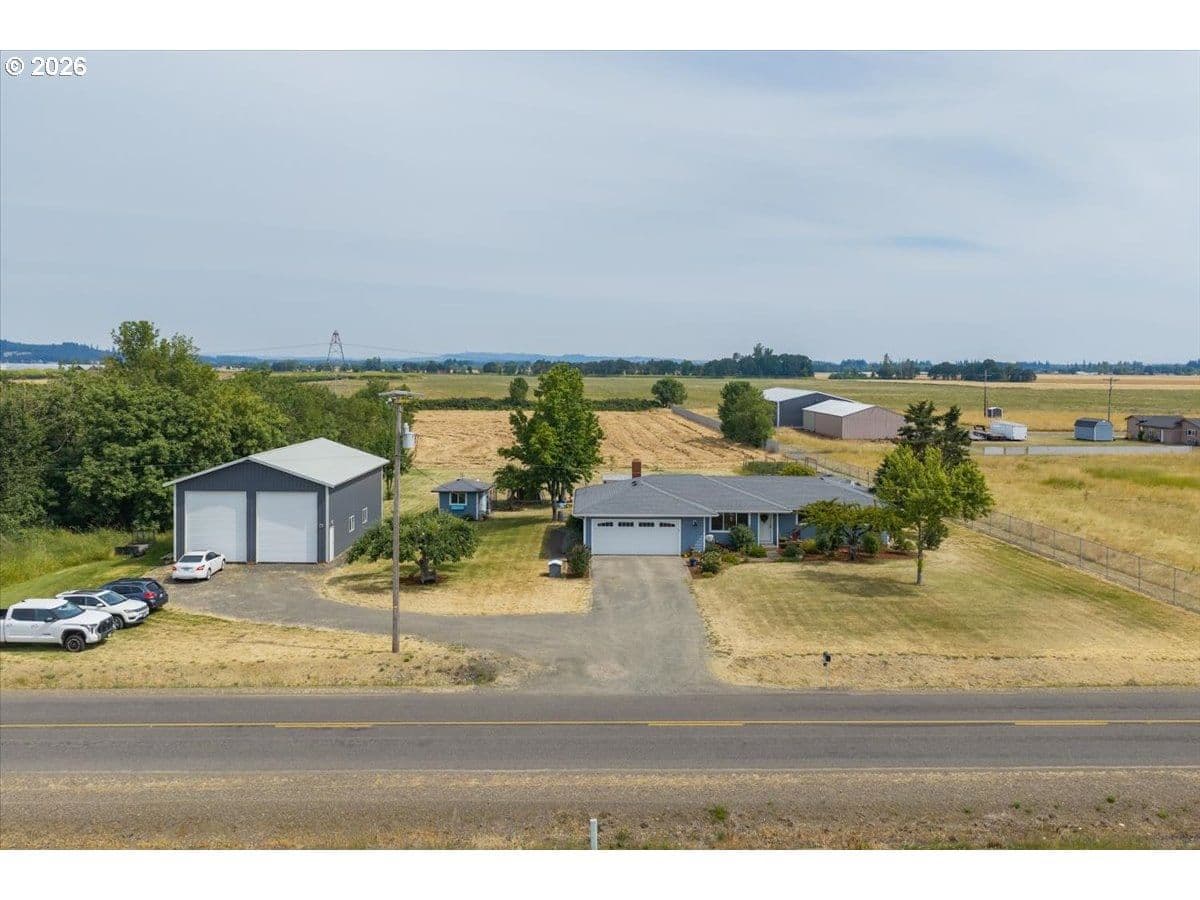 Listing photo 1 of 6