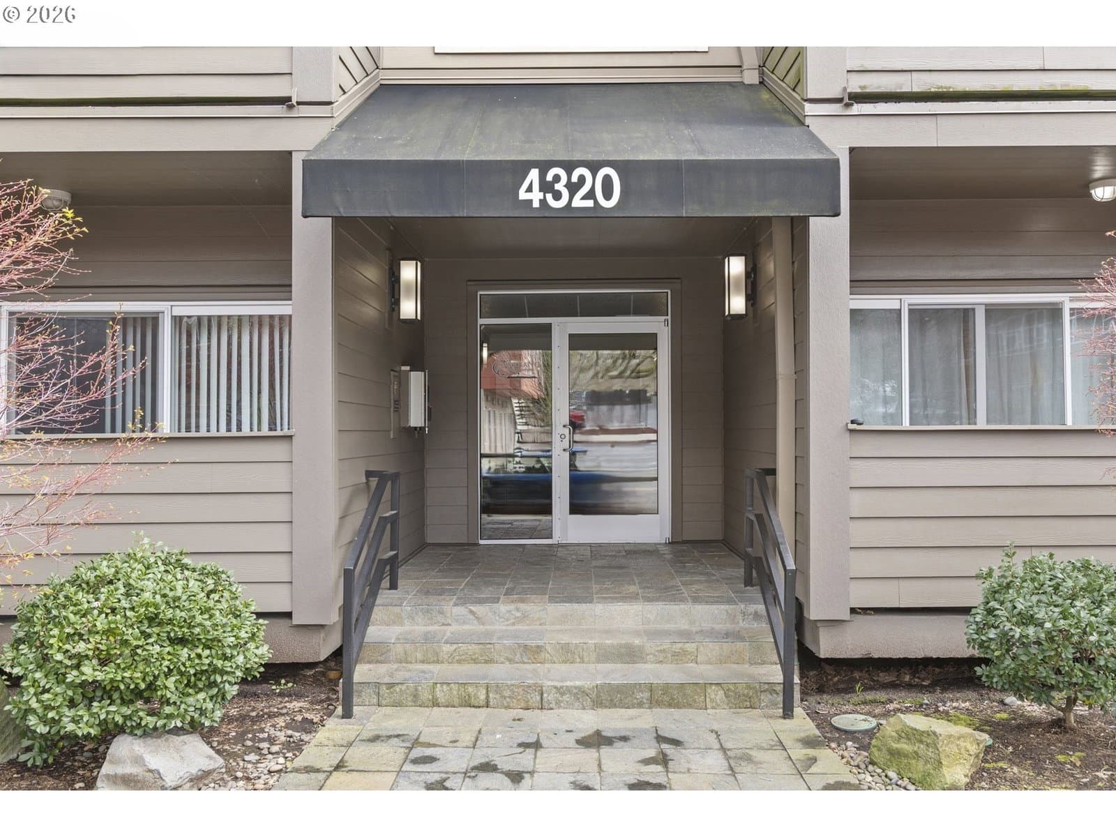 Primary listing photo, 4320 S CORBETT AVE #301, Portland, OR, 97239