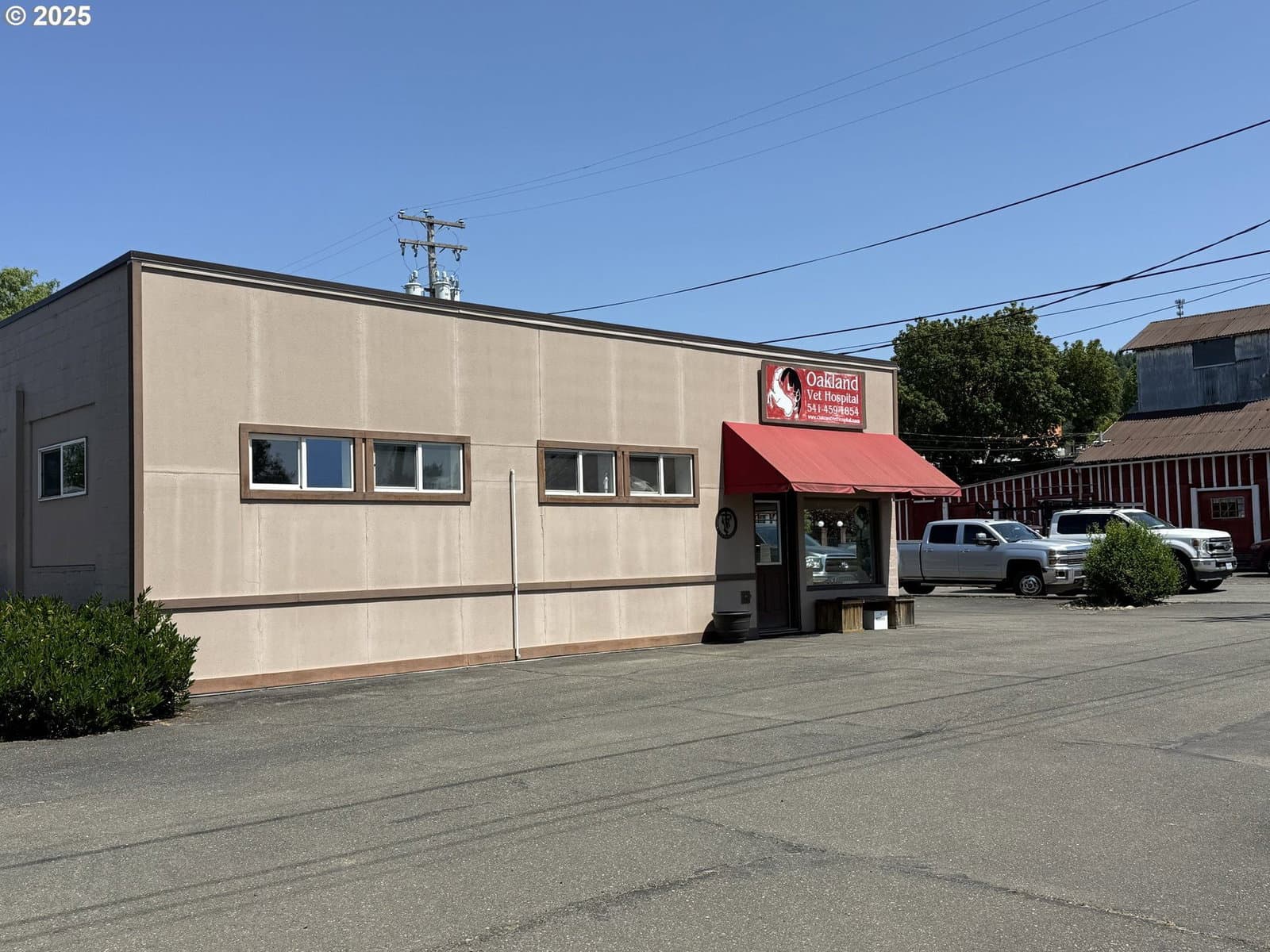 Primary listing photo, 204 NE 1ST ST, Oakland, OR, 97462