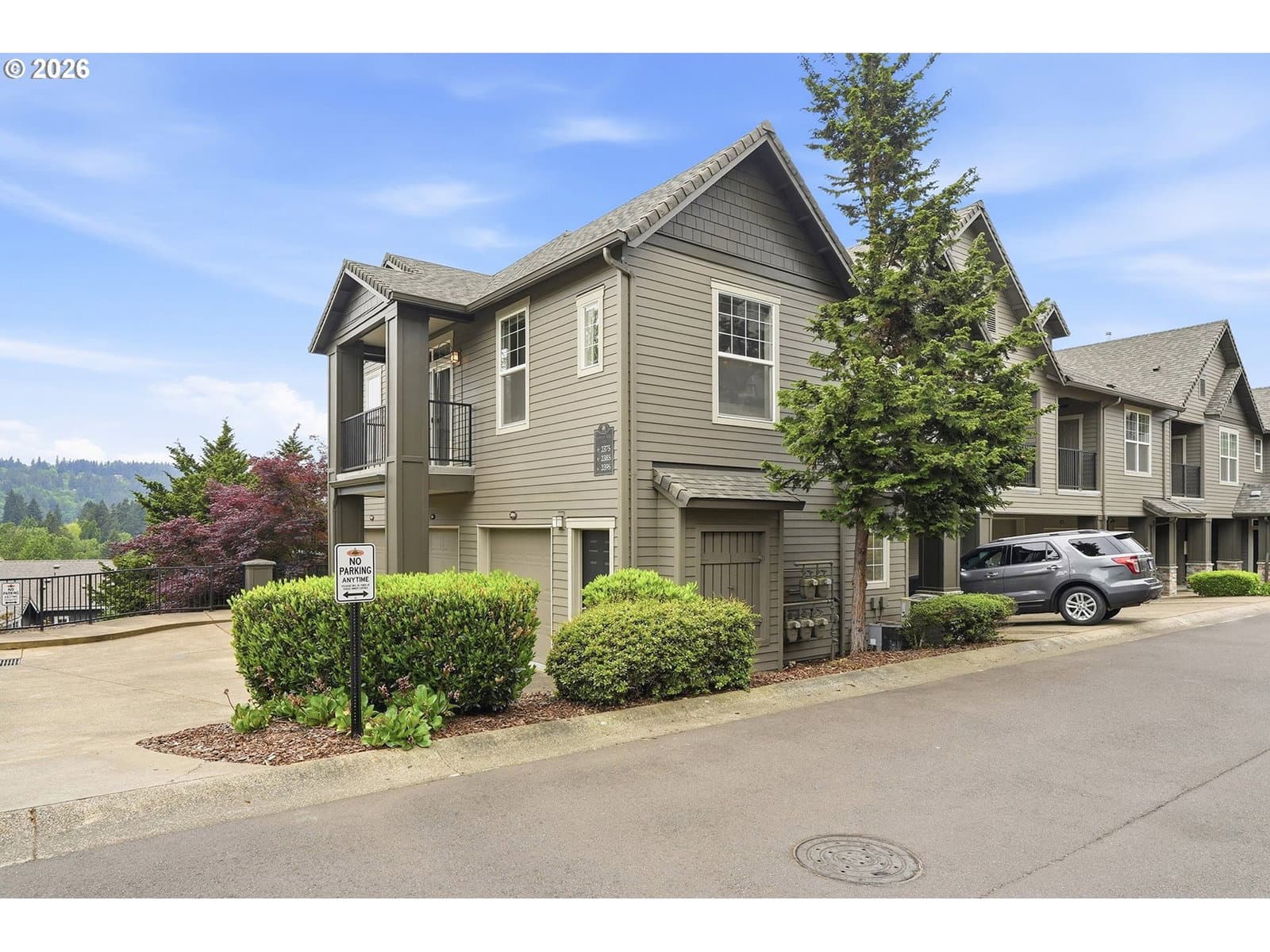 Listing photo 1 of 6