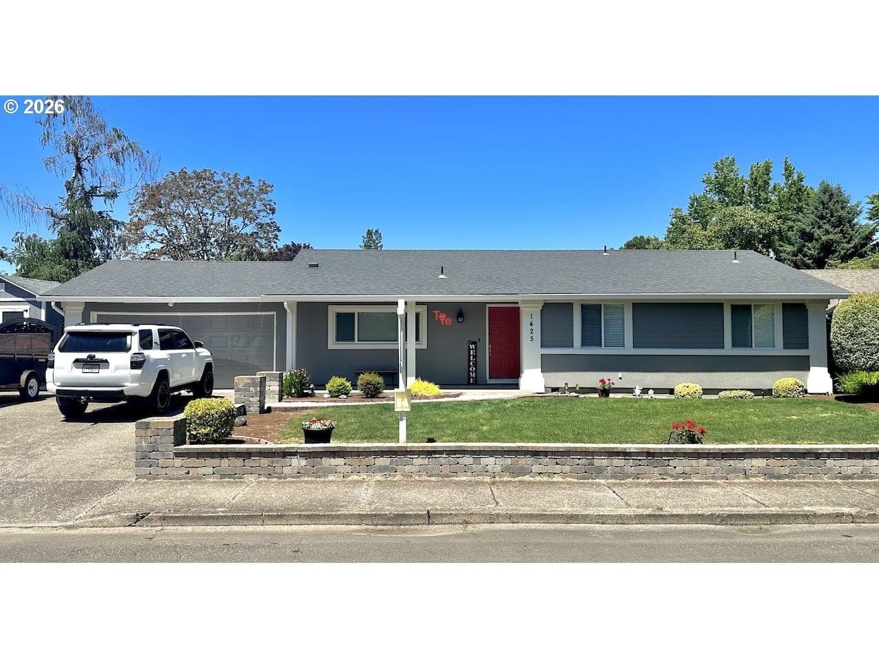 Listing photo 1 of 6