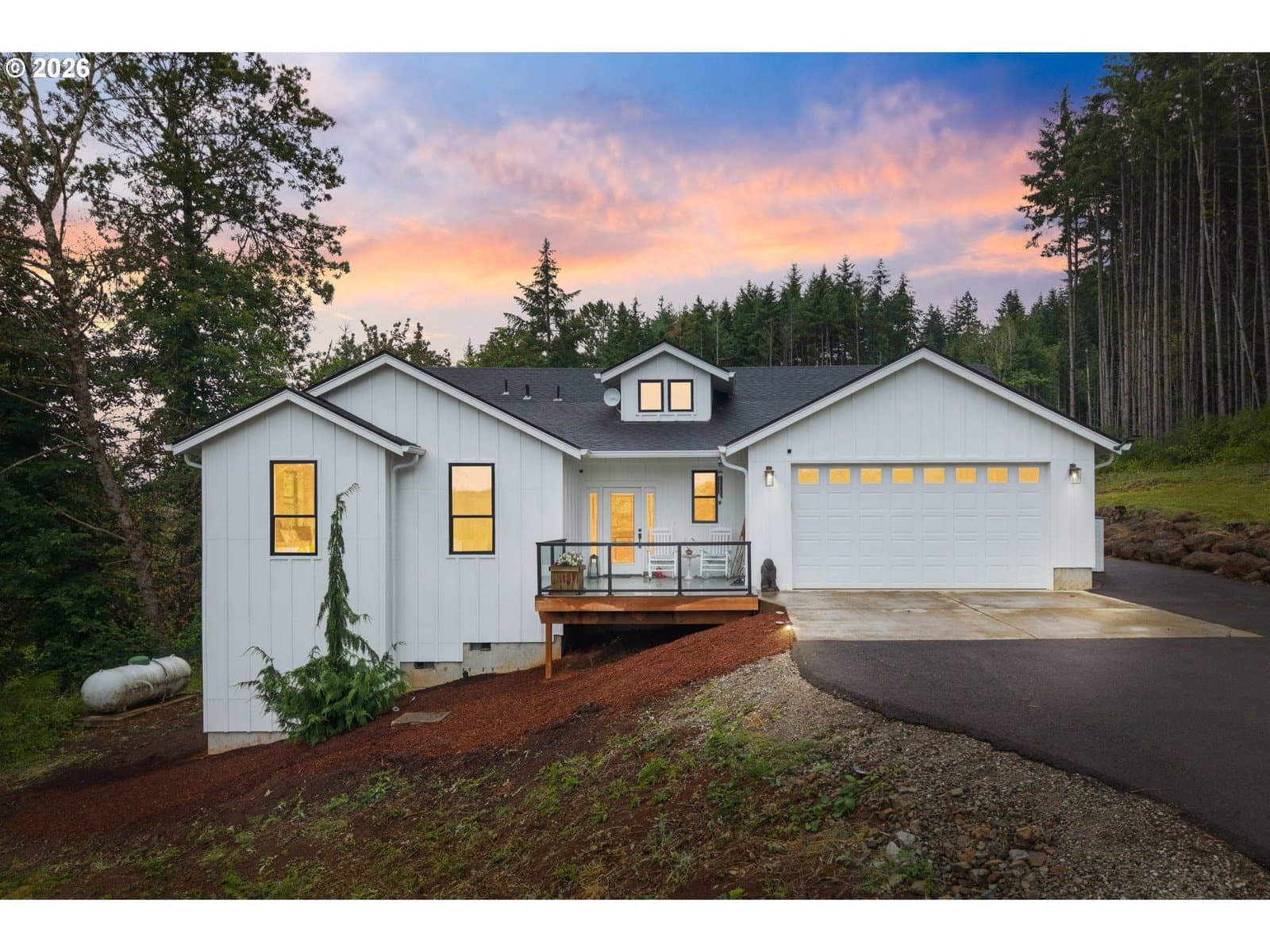 Listing photo 1 of 6