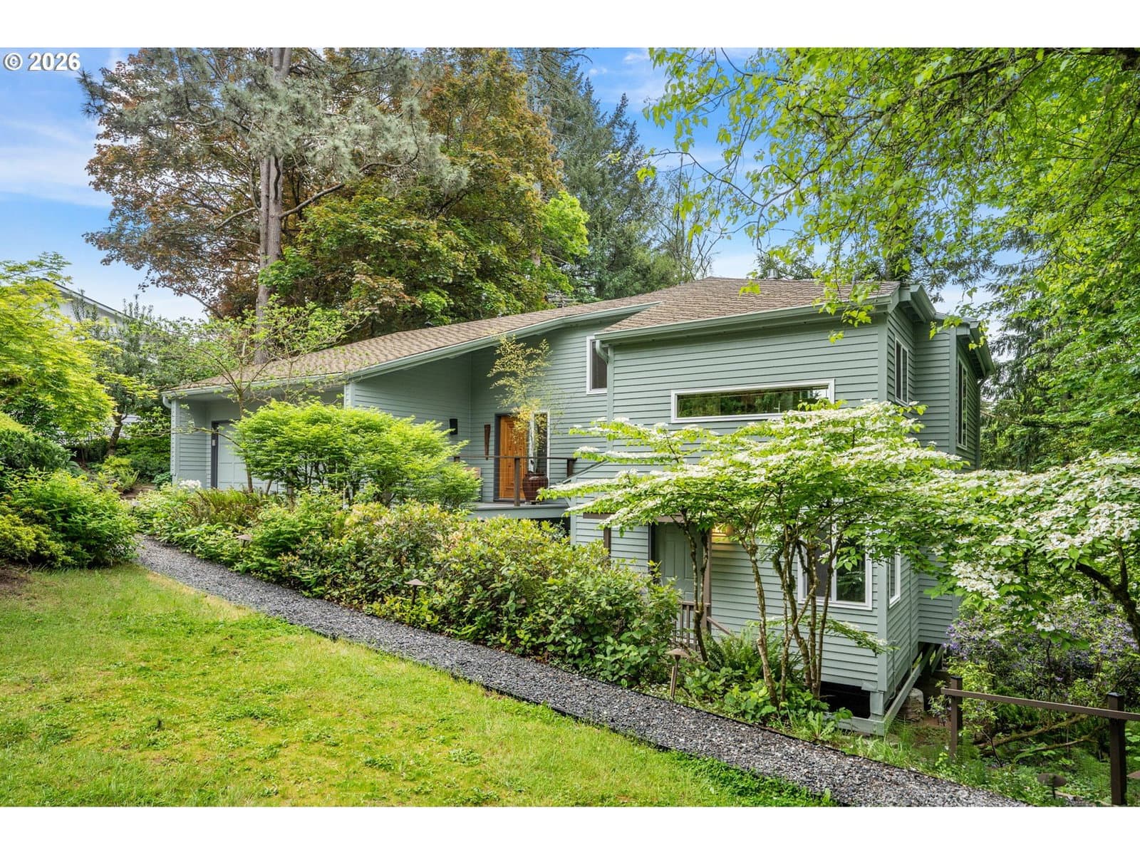Listing photo 1 of 6