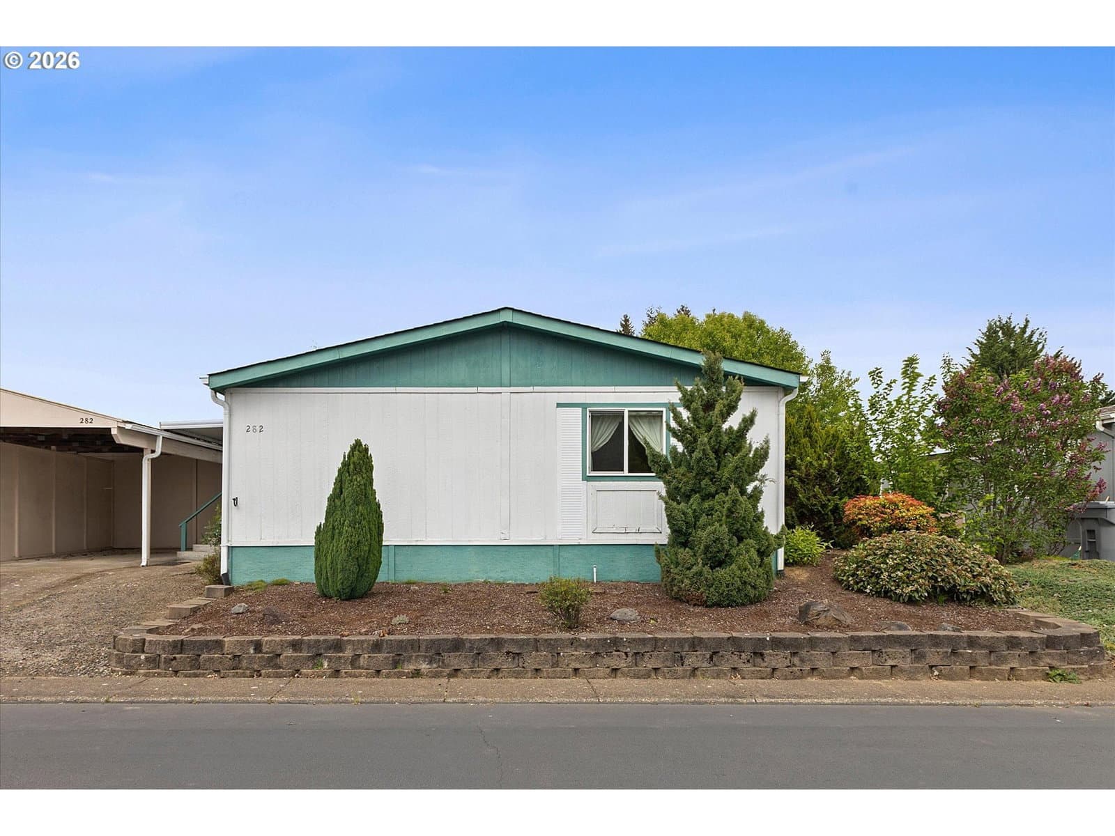 Listing photo 1 of 6
