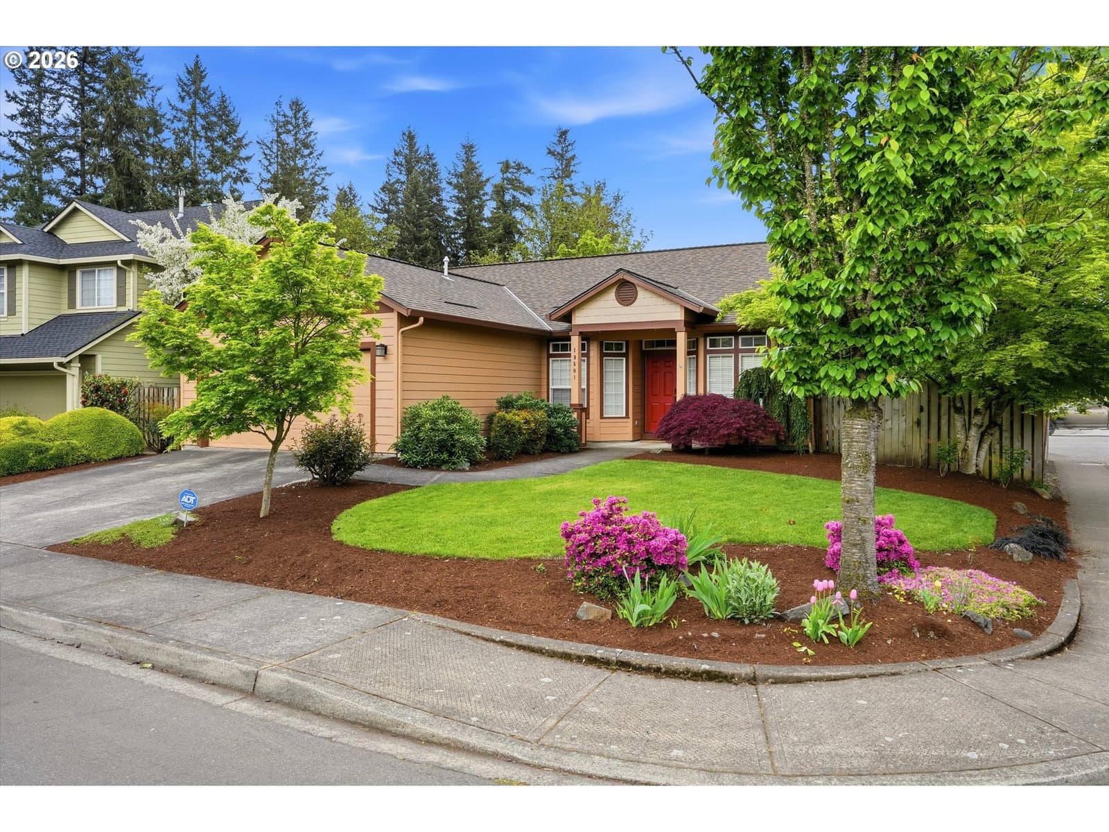 Listing photo 1 of 6